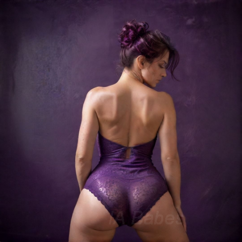 Elisa, 45 ans, hispanique et pétillante cherche complicité et aventure sensuelle!